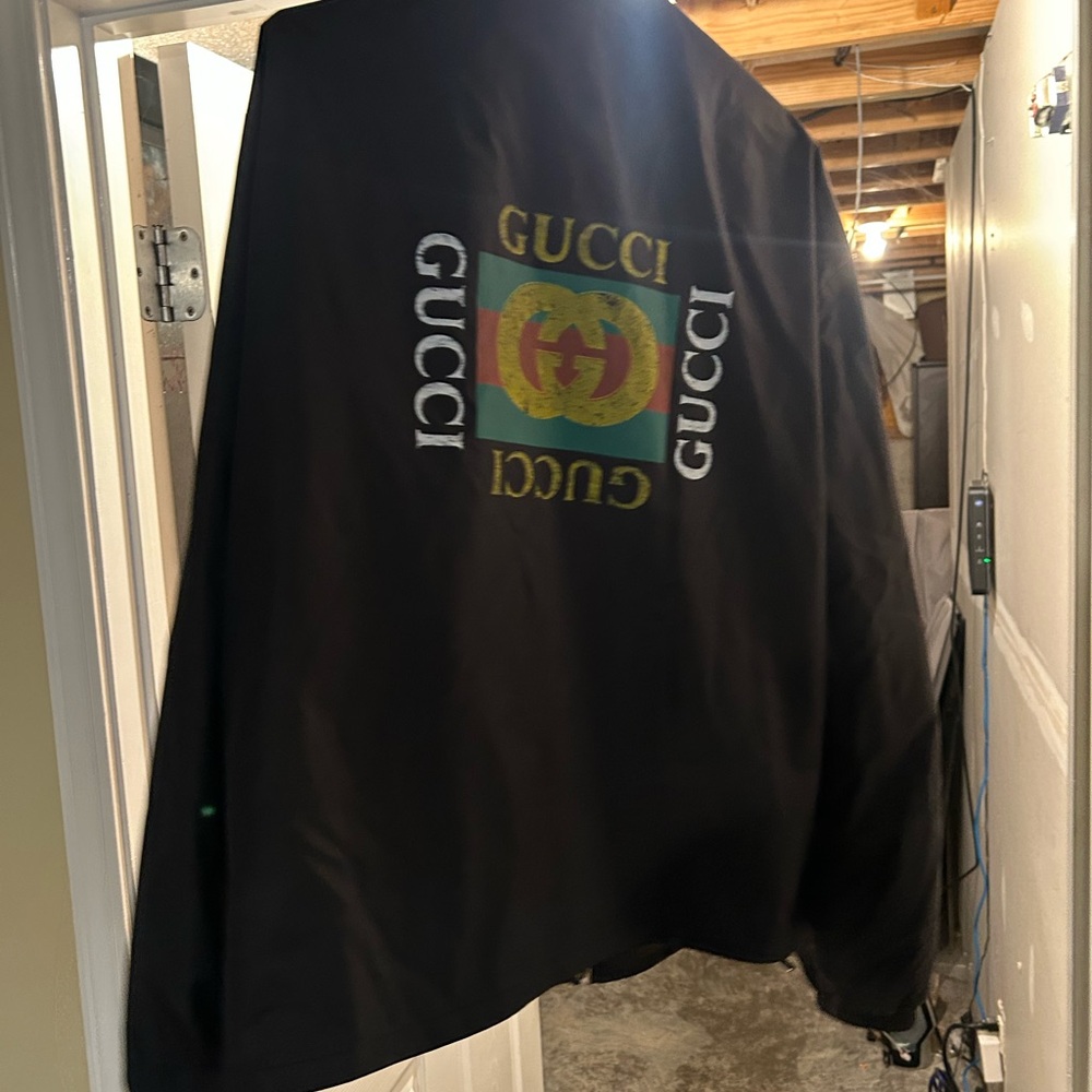 Gucci Black Windbreaker Jacket Sleek Design